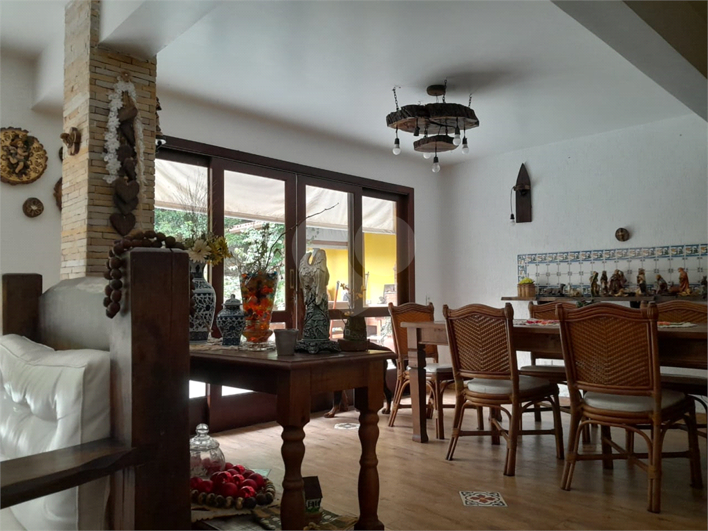 Vendo Casa no Butantã com 450 m2 Área construída e 75 m2 Total
