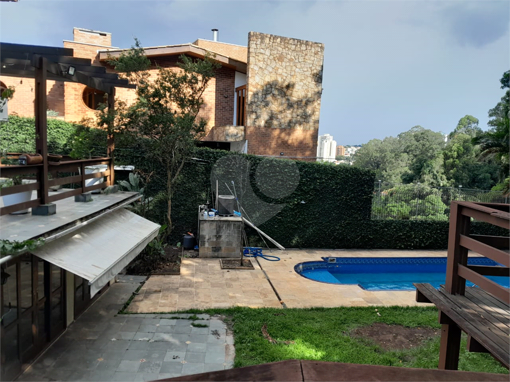 Vendo Casa no Butantã com 450 m2 Área construída e 75 m2 Total
