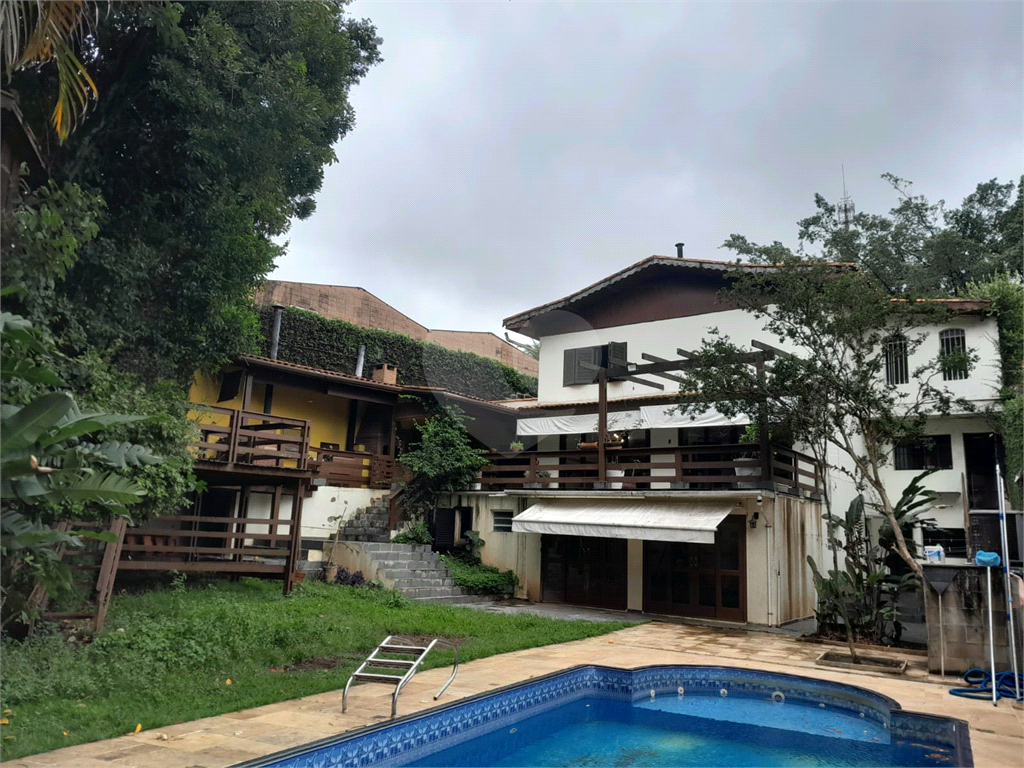 Vendo Casa no Butantã com 450 m2 Área construída e 75 m2 Total
