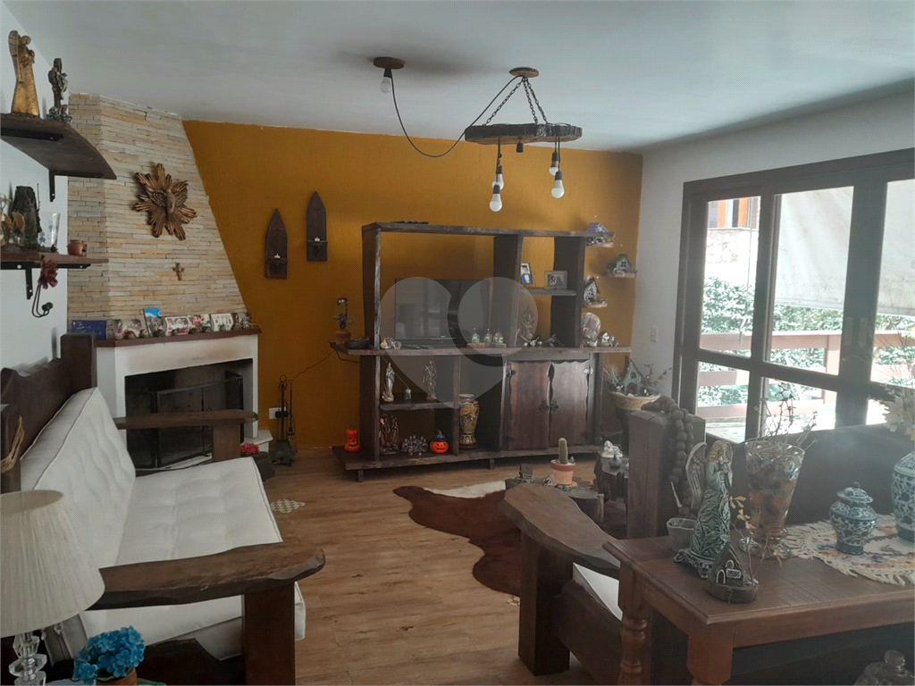 Vendo Casa no Butantã com 450 m2 Área construída e 75 m2 Total
