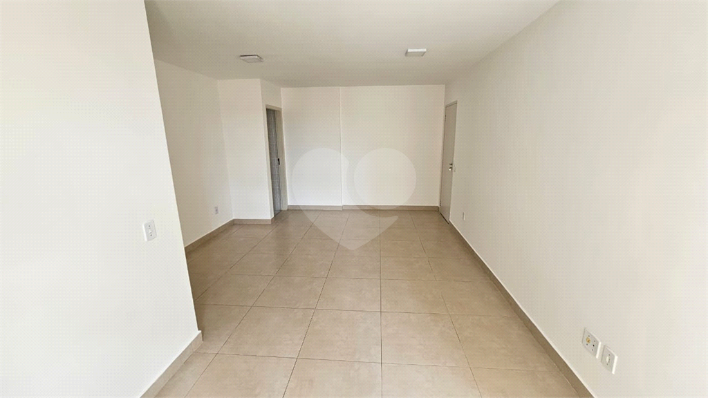 Apartamento à venda com 3 quartos, 83m² - Foto 7