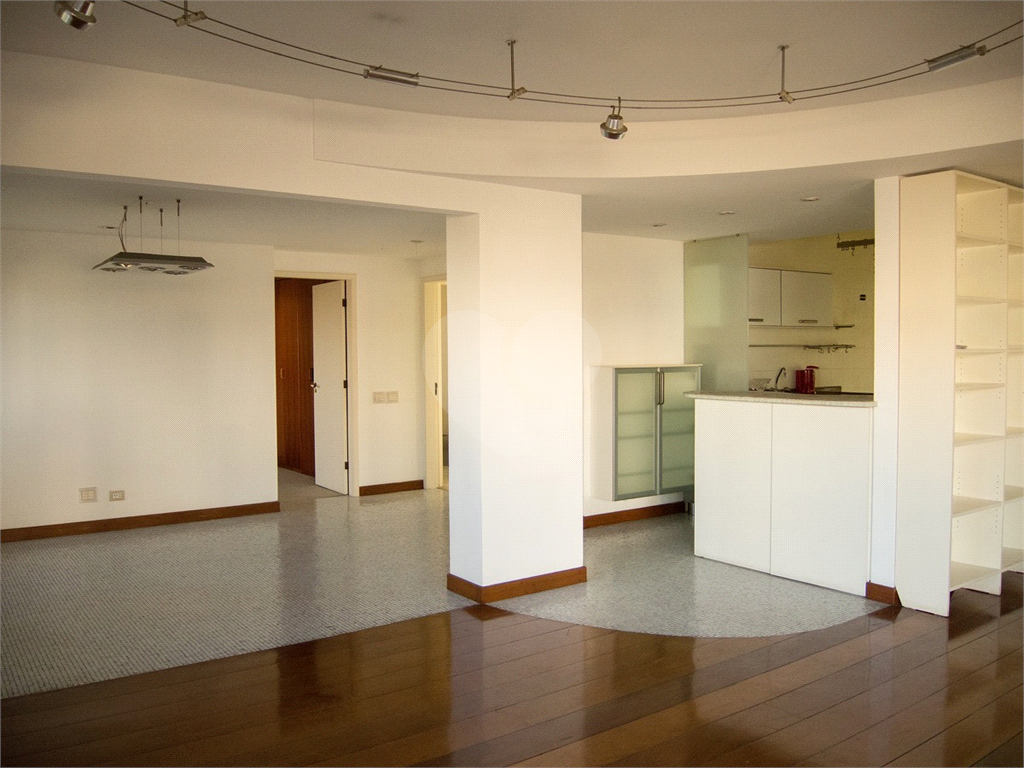 Venda apartamento , 3 dormitórios, 140 m2 em Pinheiros