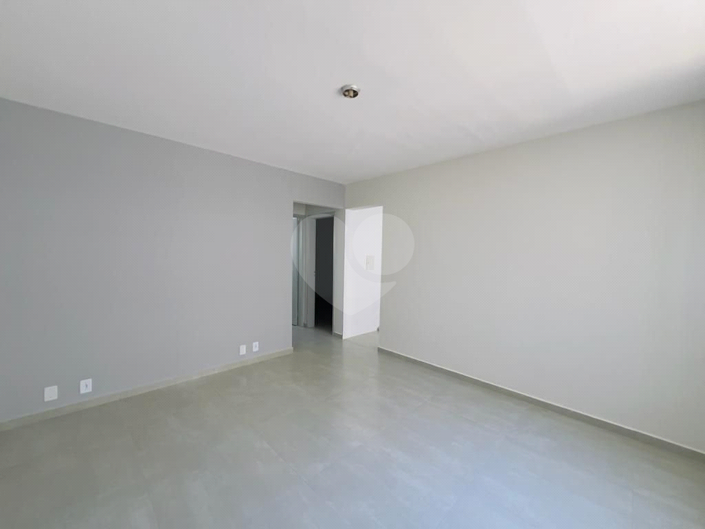 Apartamento à venda com 2 quartos, 49m² - Foto 16