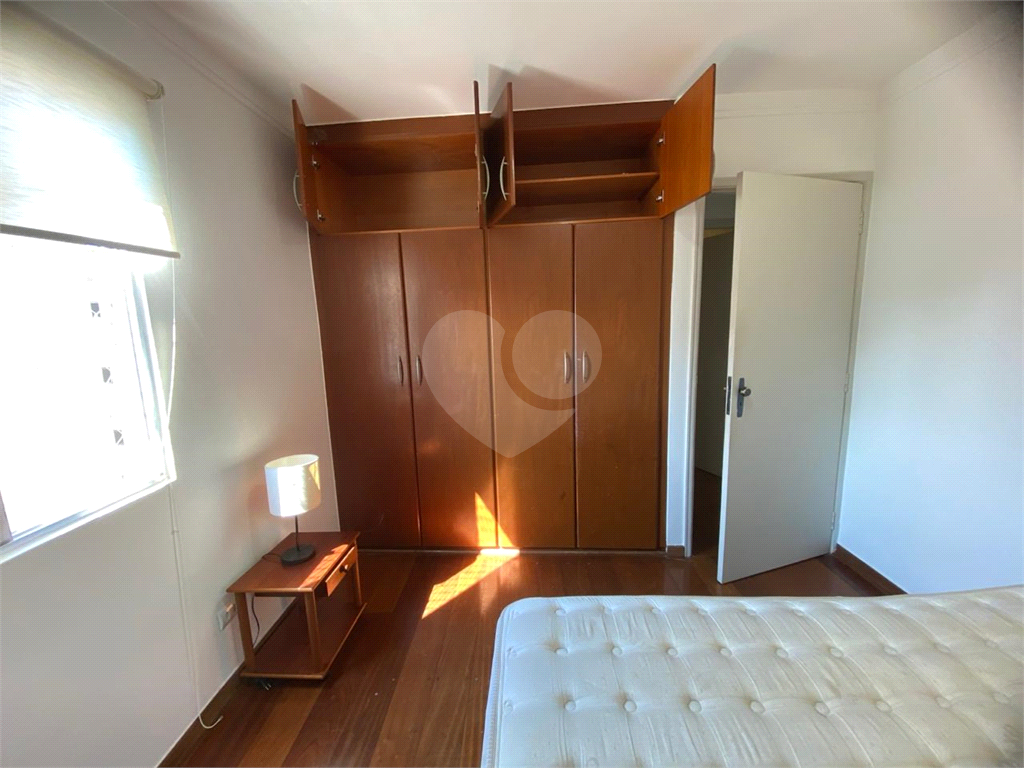 APARTAMENTO em HIGIENÓPOLIS