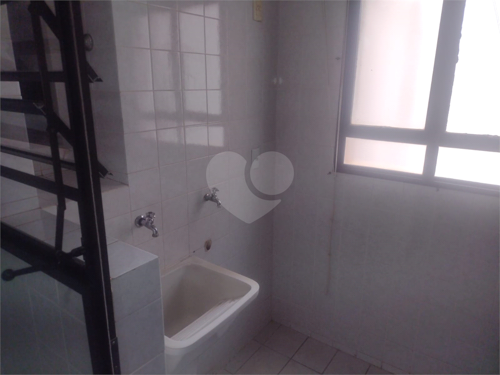 Apartamento à venda com 3 quartos, 83m² - Foto 4