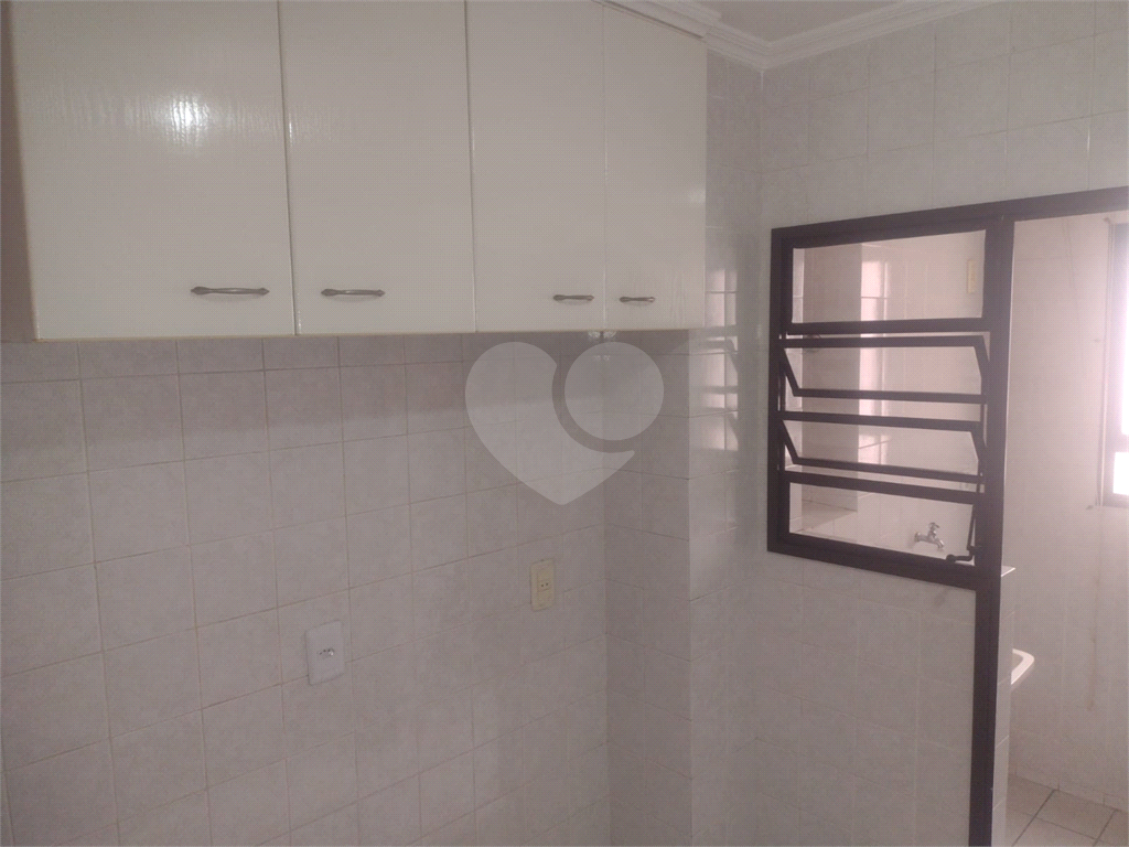 Apartamento à venda com 3 quartos, 83m² - Foto 2