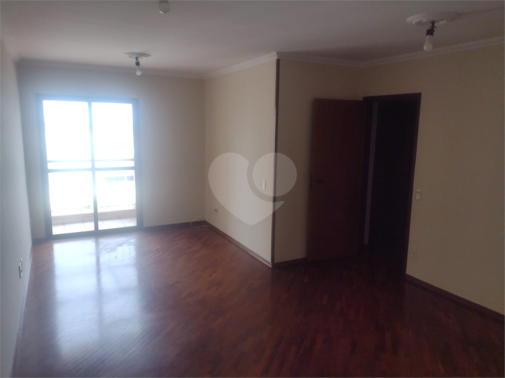 Apartamento à venda com 3 quartos, 83m² - Foto 1