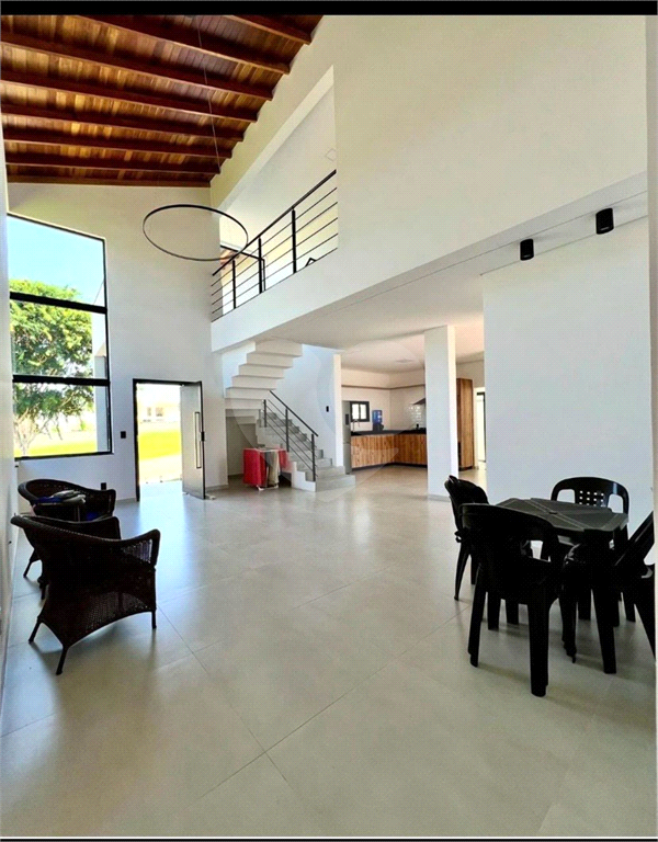 Casa de Condomínio à venda com 3 quartos, 289m² - Foto 1