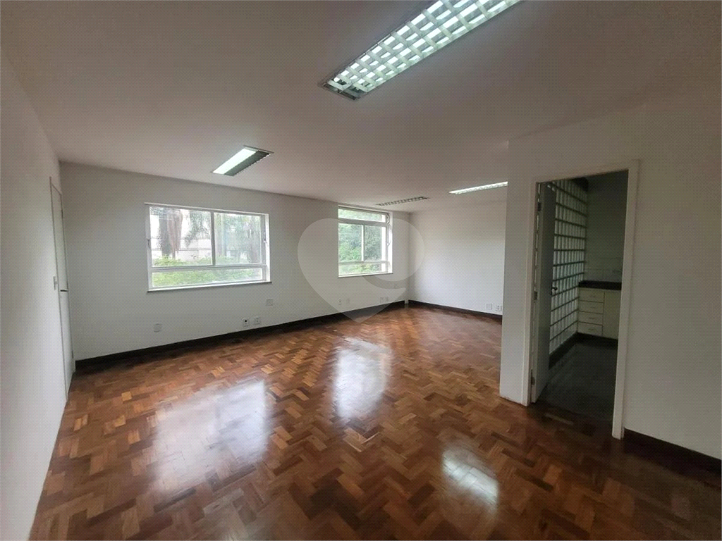 Sala comercial na Republica 
