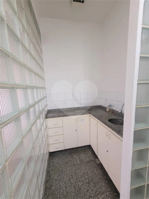 Sala comercial na Republica 