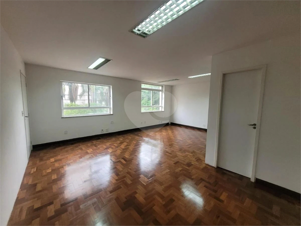 Sala comercial na Republica 