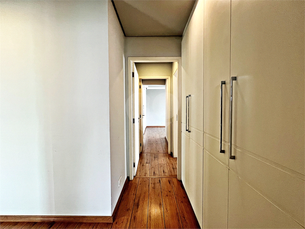 Apartamento à venda com 3 quartos, 228m² - Foto 24