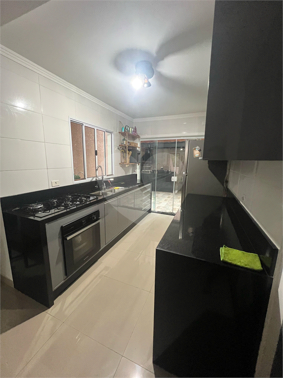 Sobrado 120M², 03 dorms, 01 suíte, 03 vagas de garagem no Jardim Paris 