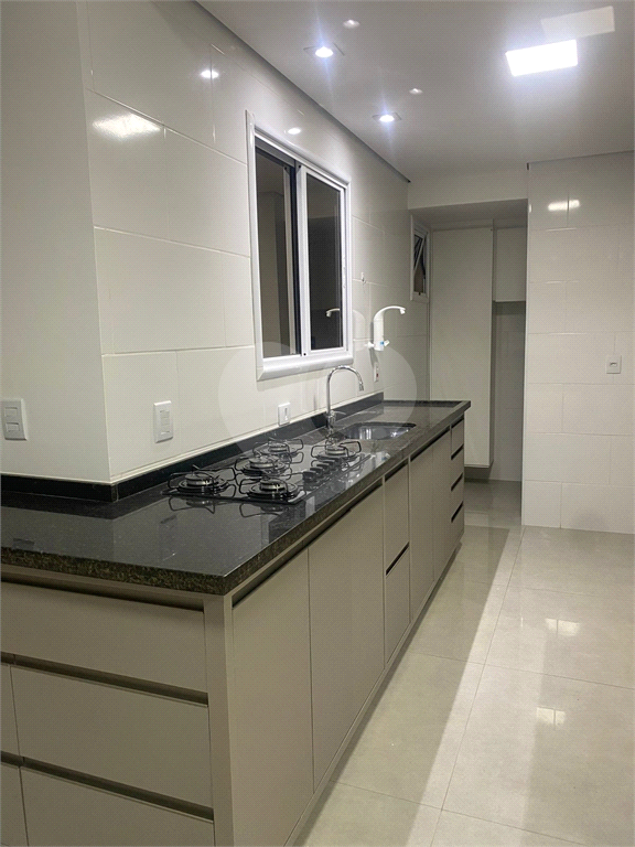 Apartamento para alugar com 2 quartos, 81m² - Foto 8