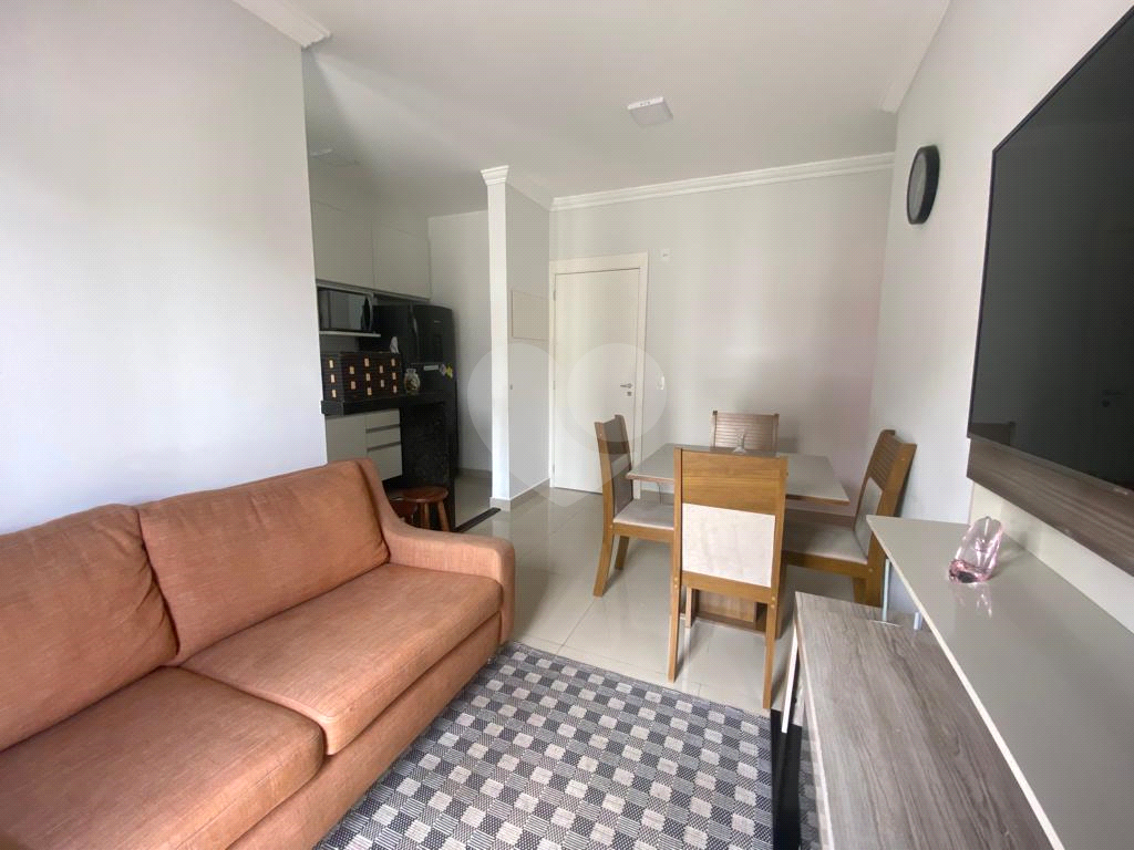 Apartamento à venda com 2 quartos, 48m² - Foto 2