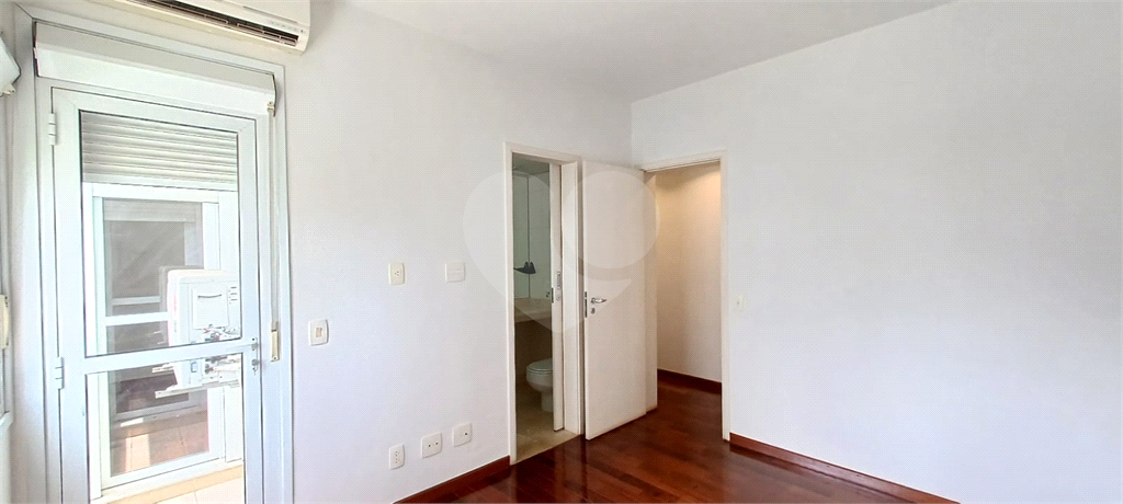 APARTAMENTO em MORUMBI