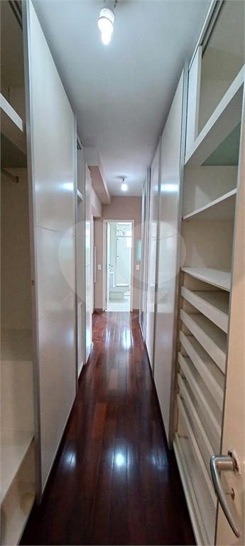 APARTAMENTO em MORUMBI
