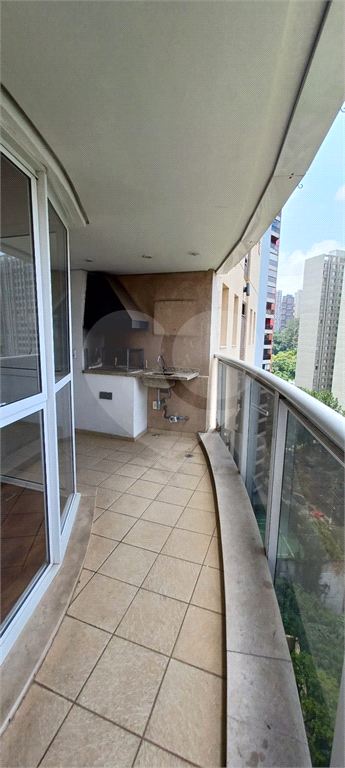 APARTAMENTO em MORUMBI