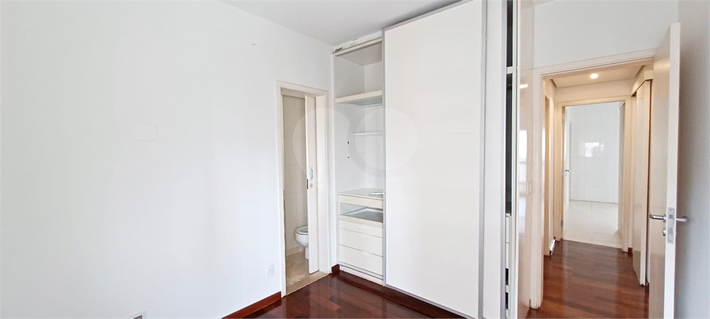 APARTAMENTO em MORUMBI
