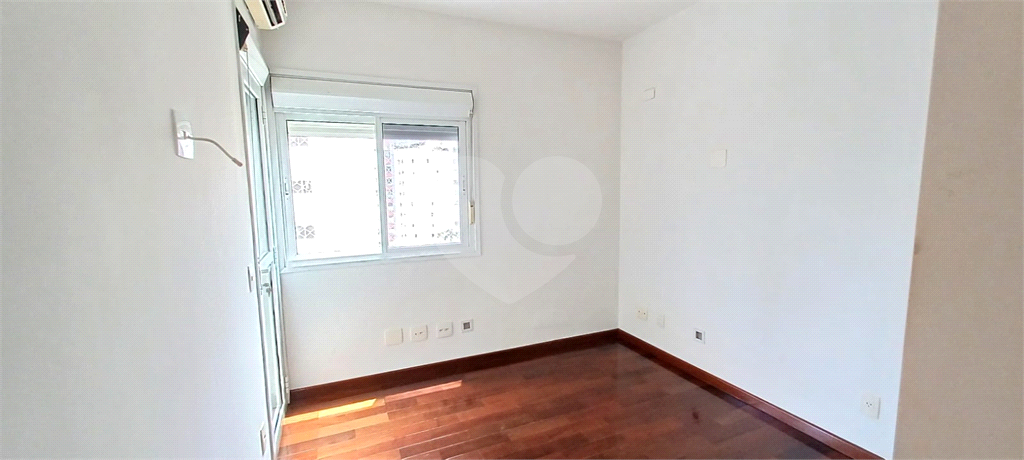 APARTAMENTO em MORUMBI