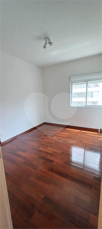 APARTAMENTO em MORUMBI
