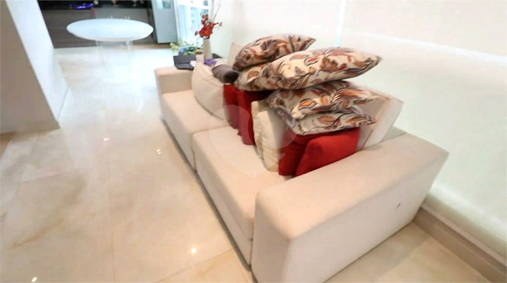 APARTAMENTO em SANTANA