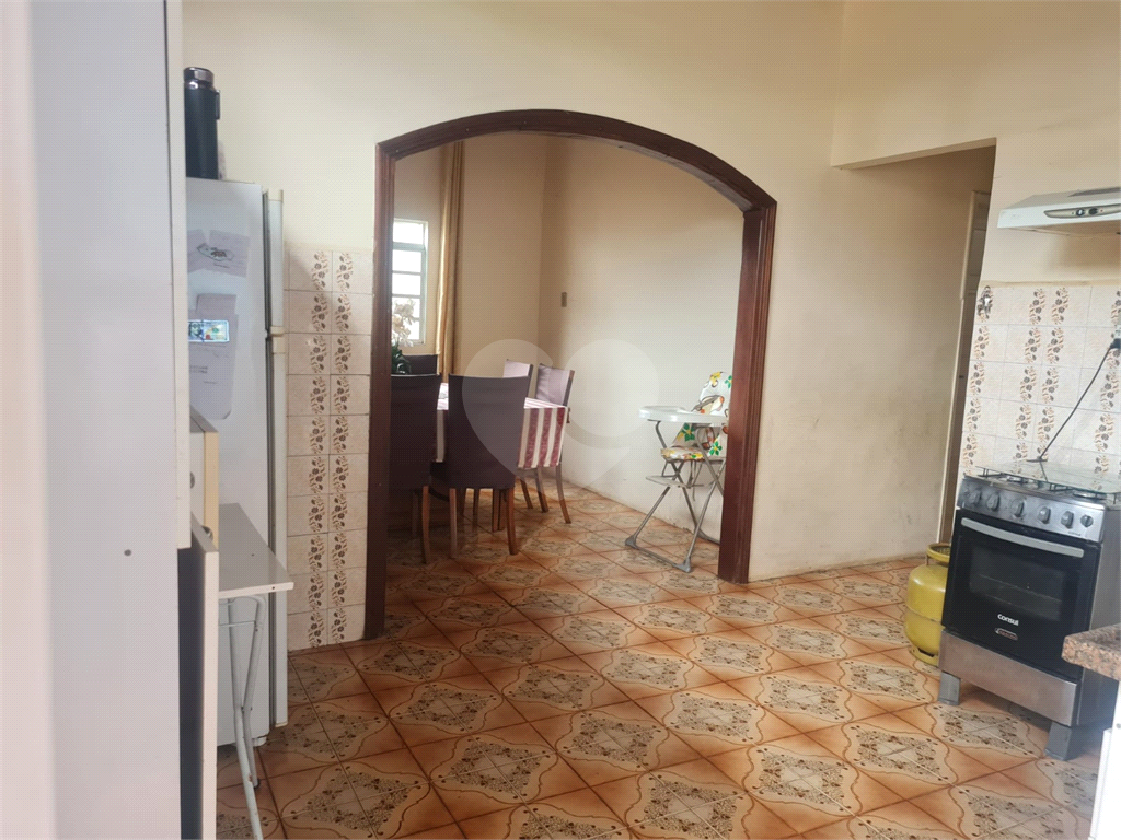 Casa à venda com 3 quartos, 165m² - Foto 8