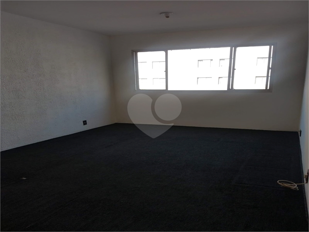 Apartamento à venda com 2 quartos, 70m² - Foto 18