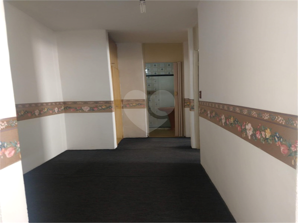 Apartamento à venda com 2 quartos, 70m² - Foto 19