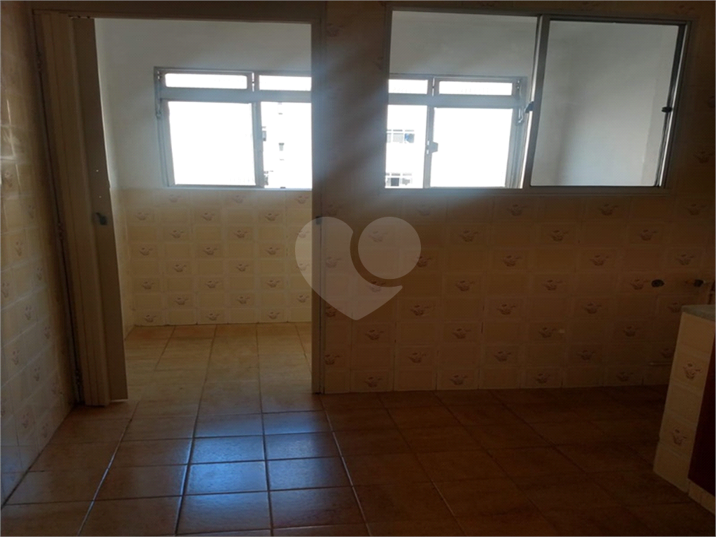 Apartamento à venda com 2 quartos, 70m² - Foto 13