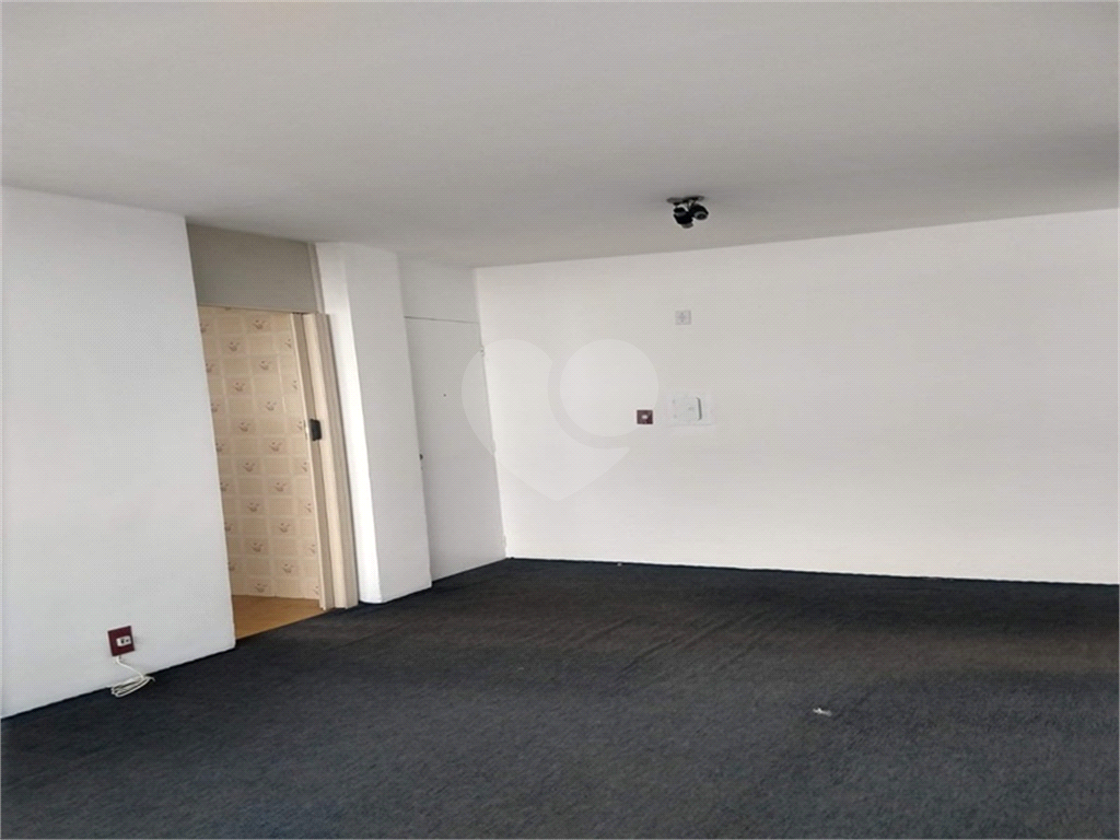 Apartamento à venda com 2 quartos, 70m² - Foto 11