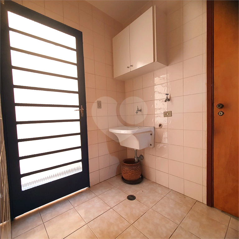 Casa 169m² construídos 3 suítes, 2 vagas com amplo quintal Chácara Klabin
