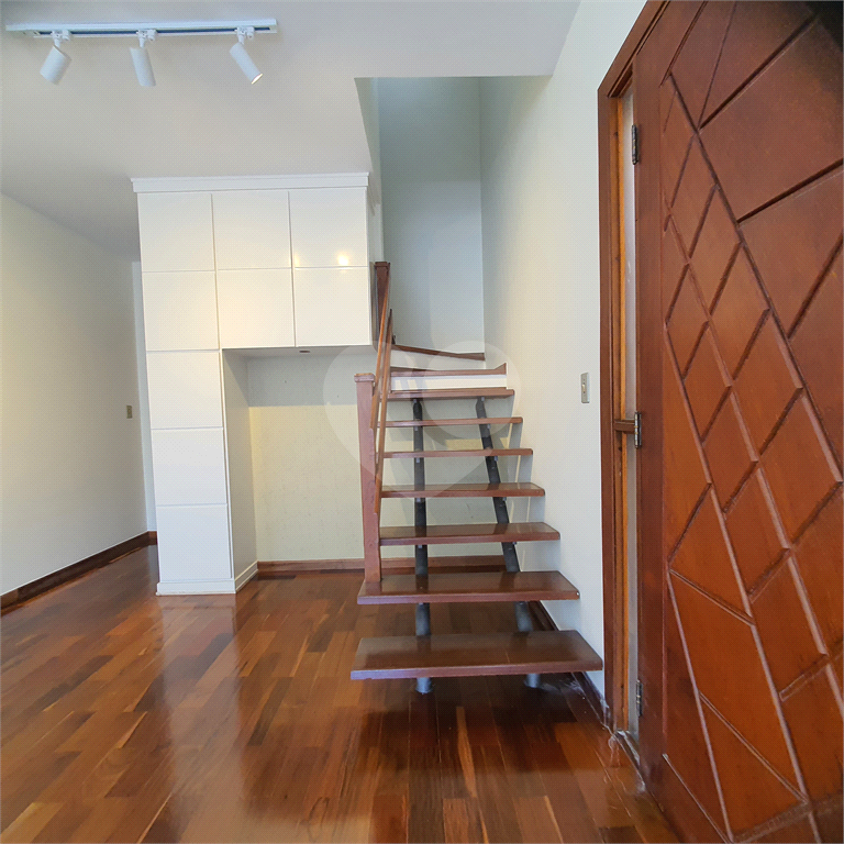 Casa 169m² construídos 3 suítes, 2 vagas com amplo quintal Chácara Klabin