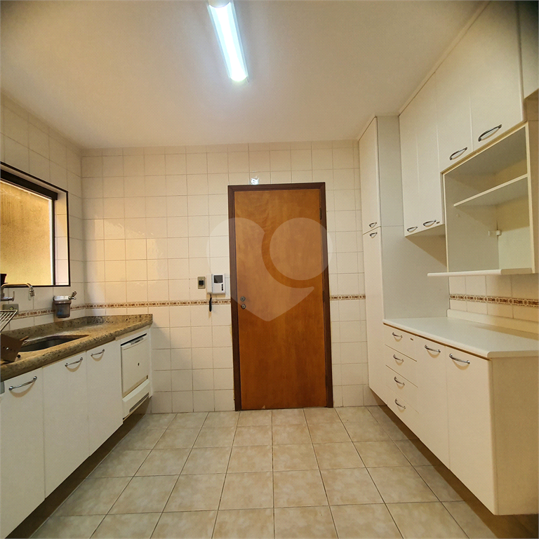 Casa 169m² construídos 3 suítes, 2 vagas com amplo quintal Chácara Klabin