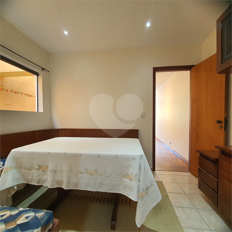 Casa 169m² construídos 3 suítes, 2 vagas com amplo quintal Chácara Klabin
