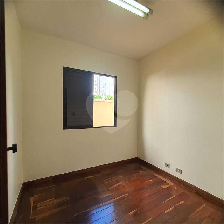 Casa 169m² construídos 3 suítes, 2 vagas com amplo quintal Chácara Klabin
