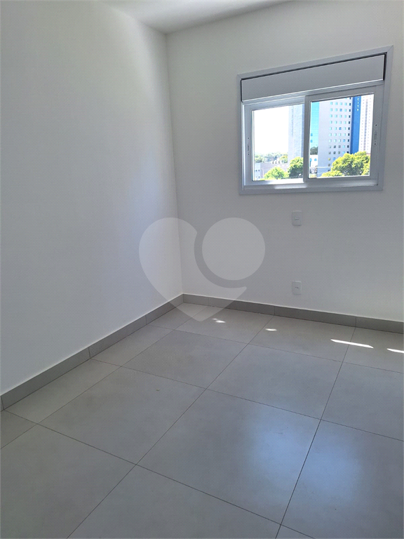 Apartamento à venda com 2 quartos, 64m² - Foto 4