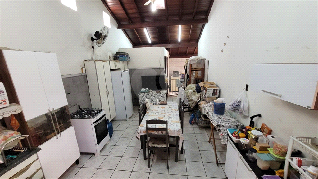 Casa à venda com 3 quartos, 200m² - Foto 14