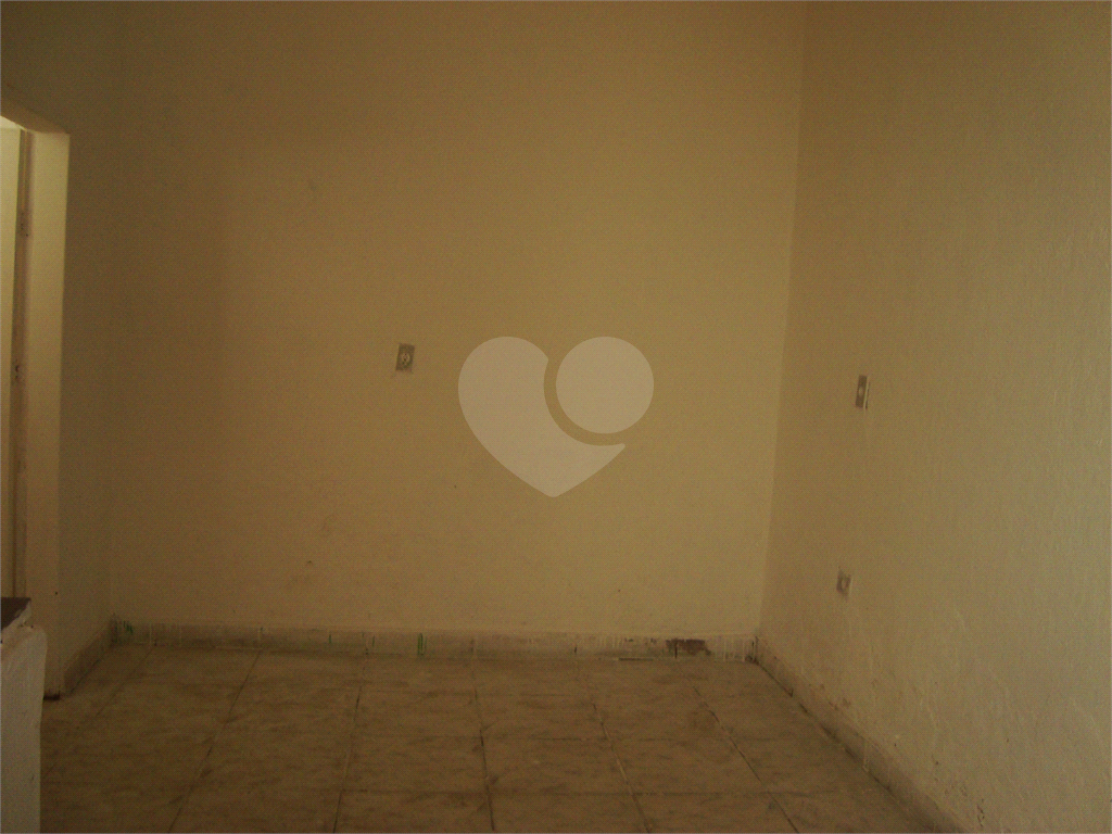 Predio com renda na Vila Amalia