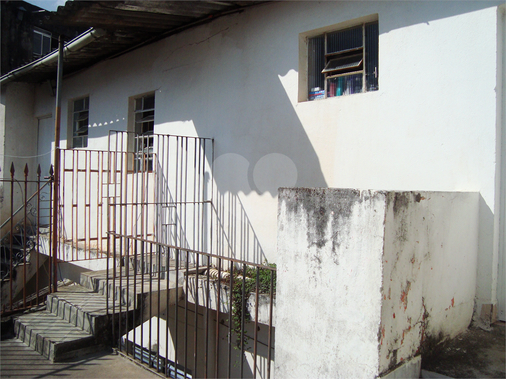 Predio com renda na Vila Amalia