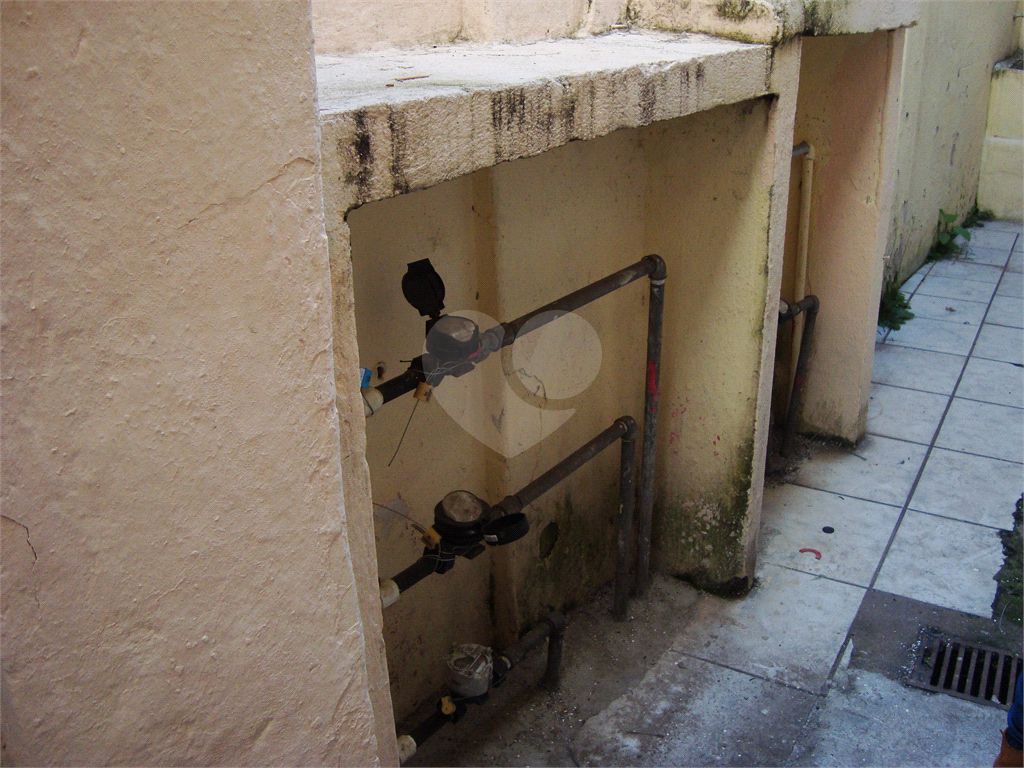 Predio com renda na Vila Amalia