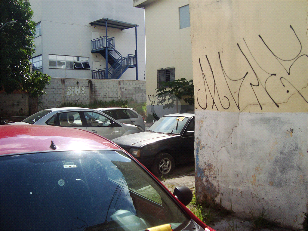 Predio com renda na Vila Amalia