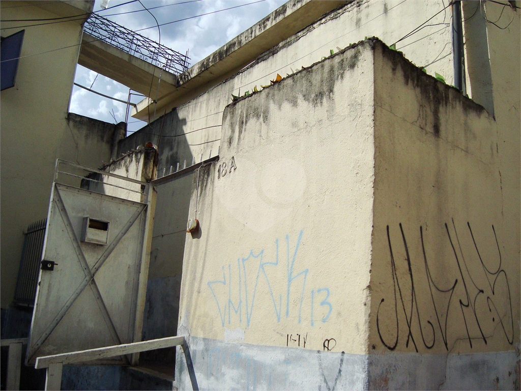 Predio com renda na Vila Amalia