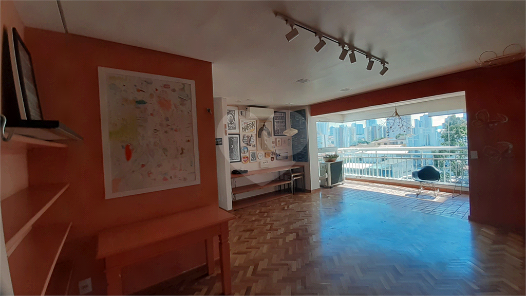 Aluga-se: Apartamento de 101,88m², com 2 Quartos (1 Suíte), Varanda e 2 Vagas em Santana!
