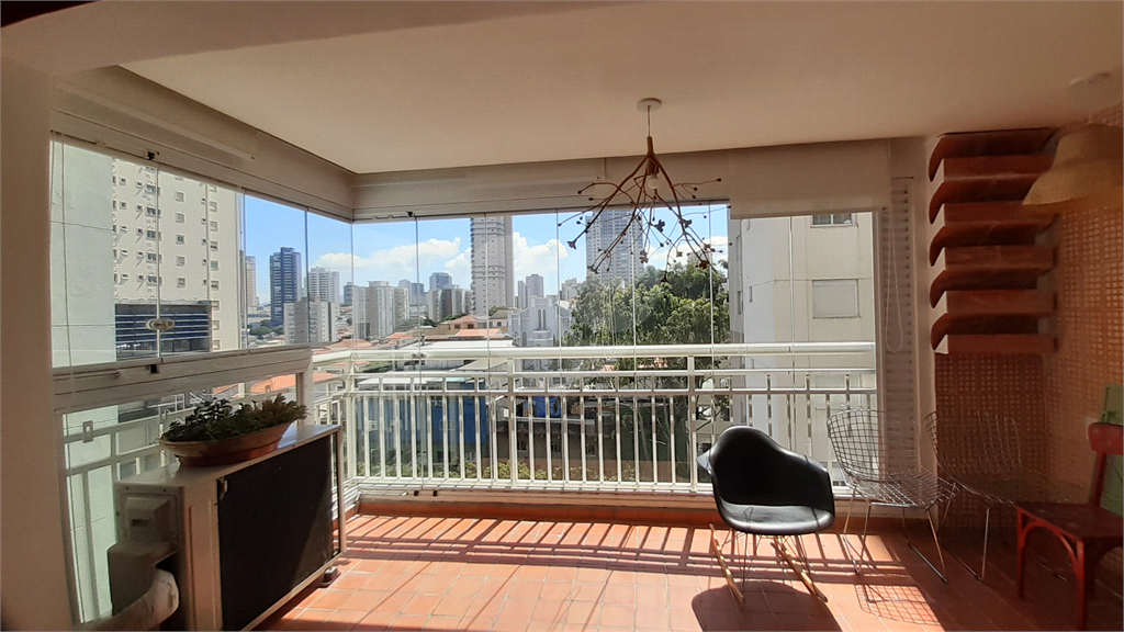 Aluga-se: Apartamento de 101,88m², com 2 Quartos (1 Suíte), Varanda e 2 Vagas em Santana!