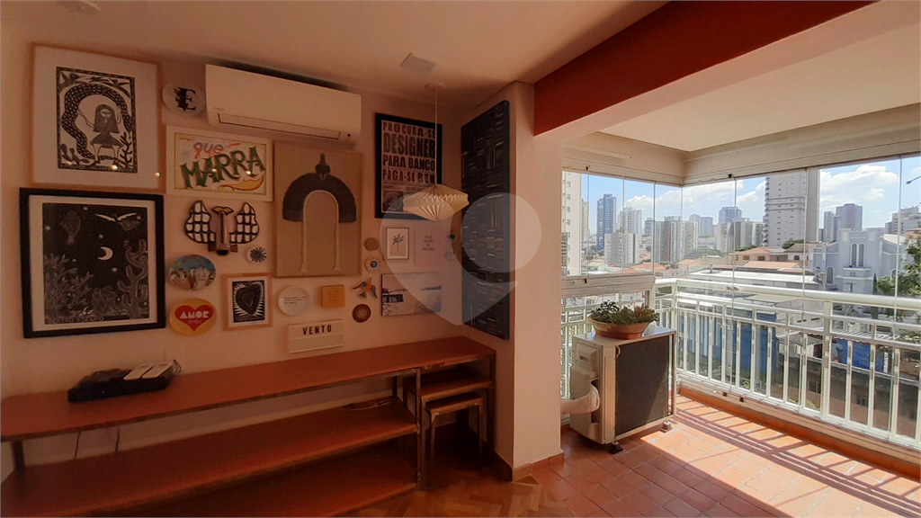 Aluga-se: Apartamento de 101,88m², com 2 Quartos (1 Suíte), Varanda e 2 Vagas em Santana!