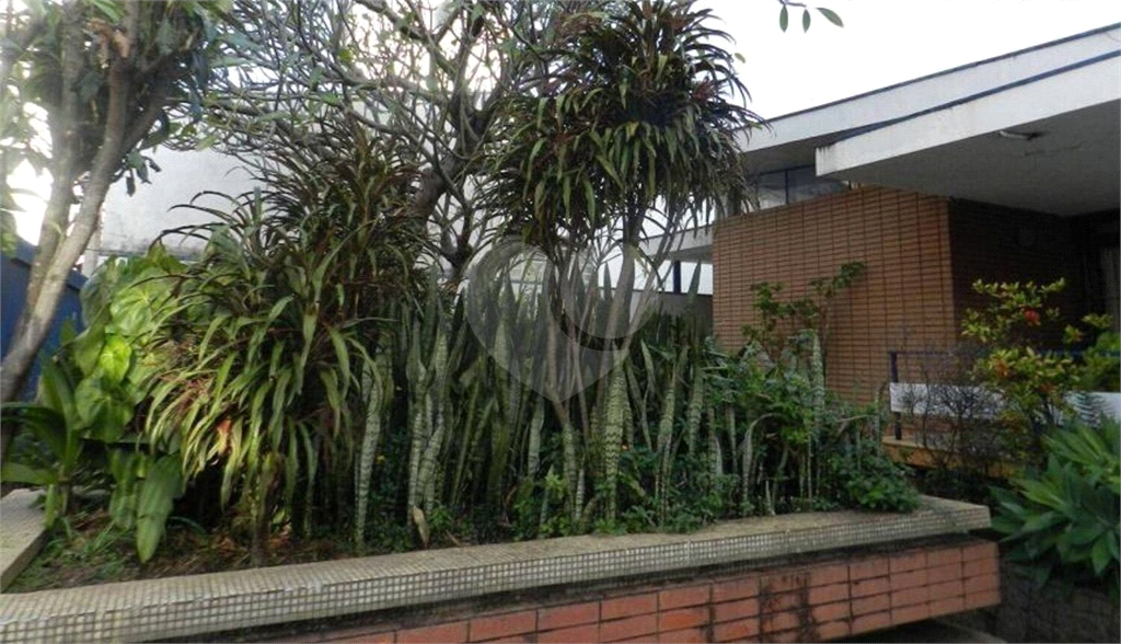 Casa à venda e aluguel com 7 quartos, 750m² - Foto 5
