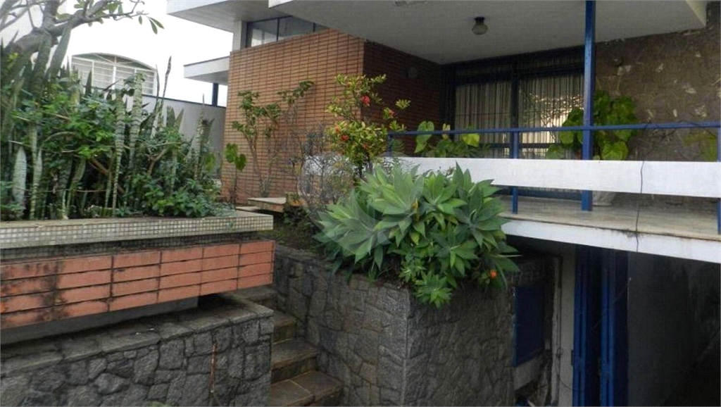 Casa à venda e aluguel com 7 quartos, 750m² - Foto 3