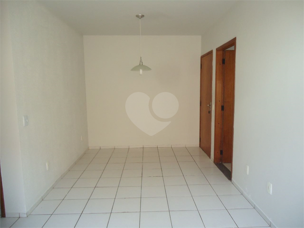 Apartamento à venda com 2 quartos, 60m² - Foto 3