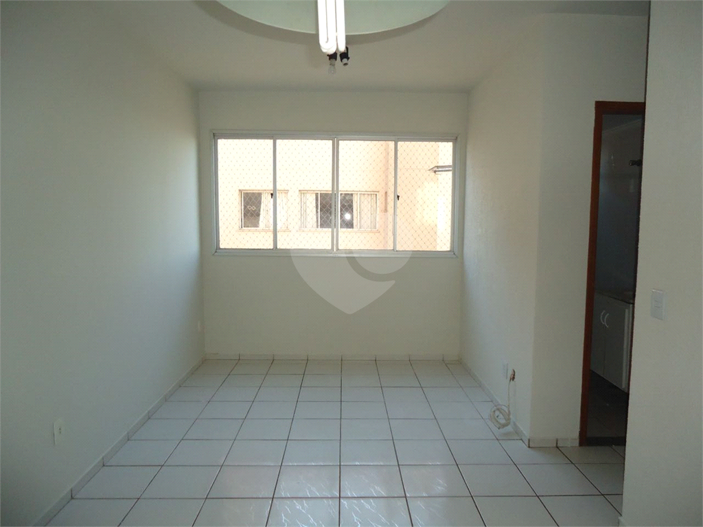 Apartamento à venda com 2 quartos, 60m² - Foto 2